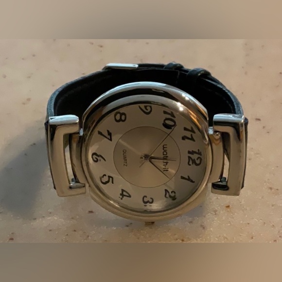 Watch-it Accessories - Vintage Watch -it Unisex Watch with raised diamond cut bezel